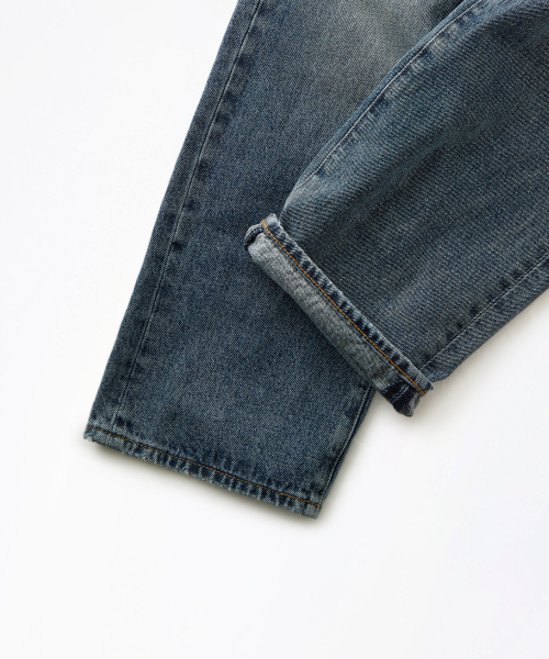 OUTSTANDING(アウトスタンディング)の「TAPERED LOOSE FIT DENIM PANTS_L.BLUE(デニムパンツ・メンズ・その他・SMALL/MEDIUM/LARGE)」の9枚目の写真