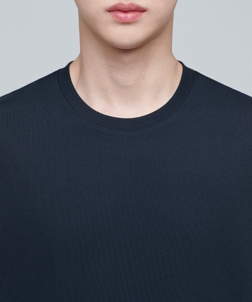 MUSINSA STANDARD（ムシンサスタンダード）の「スーピマベーシッククルーネックTシャツ[ネイビー]（Tシャツ/カットソー・メンズ・その他・MEDIUM/LARGE/X-LARGE/XX-LARGE/XXX-LARGE/SMALL）」の4枚目の写真