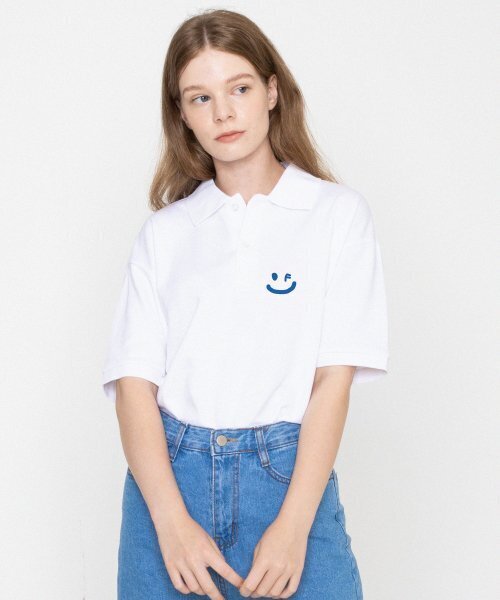 GRAVER（グレーバー）の「[UNISEX]スモールドローイングスマイルピケ半袖Tシャツ_ホワイト（ポロシャツ・レディース・ホワイト・LARGE/SMALL/MEDIUM）」の2枚目の写真