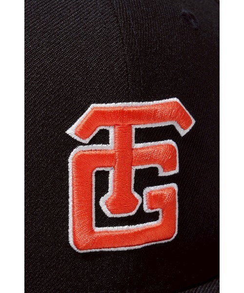 Fear of God Los Angeles（フィアーオブゴッドロサンゼルス）の「NEW ERA 59FIFTY_ YG FG LOGO 2025（キャップ・メンズ・ブラック/ネイビー・7 7/8/7 3/4/7 5/8/7 1/2/7 3/8/7 1/4/7 1/8/8）」の4枚目の写真