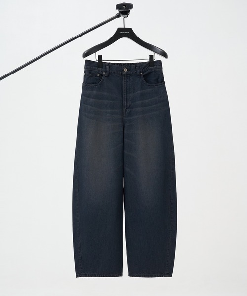 UNITED TOKYO（ユナイテッドトウキョウ）の「【新色追加】オーバーダイバレルデニムパンツ　｜日本製/岡山デニム/ブリーチ/オーバーダイ/レーザー加工/ワイド/ルーズ（デニムパンツ・メンズ・ブラック/ダークインディゴブルー/ライトブルー・1/2）」の2枚目の写真