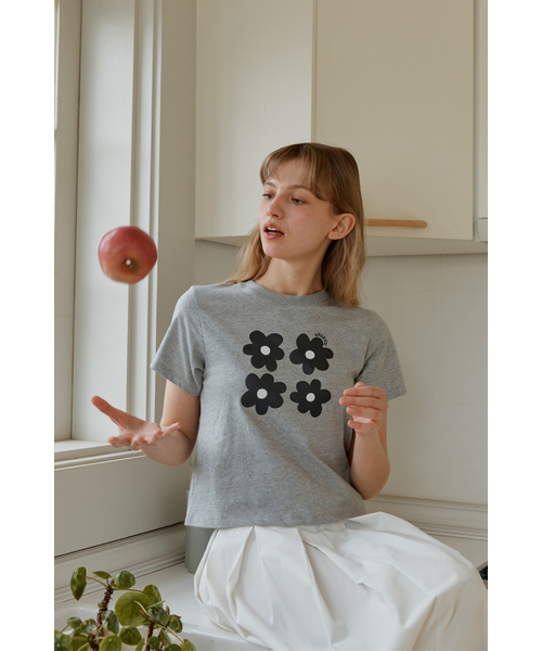 ANOETIC(アノエティック)の「ANC FLOWER COMBI T-SHIRT_GREY(Tシャツ/カットソー・レディース・グレー・FREE)」の1枚目の写真