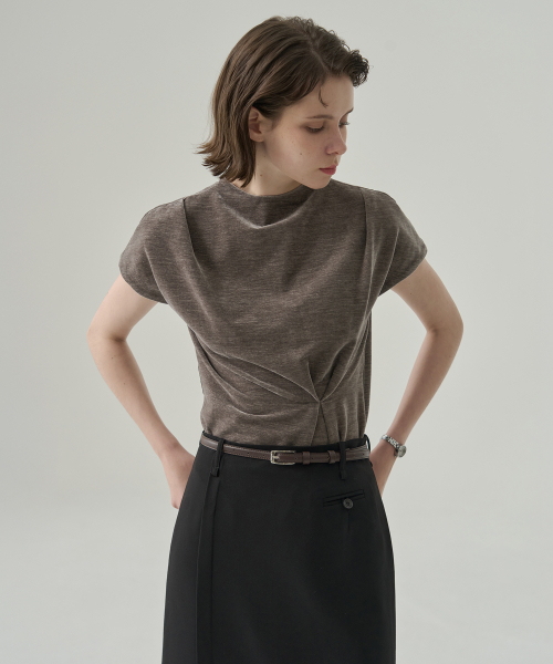 DRAWFIT WOMEN（ドローフィットウーマン）の「ディリア タック ベルベットトップ [ASH BROWN]（その他トップス・レディース・その他・SMALL/MEDIUM）」の3枚目の写真
