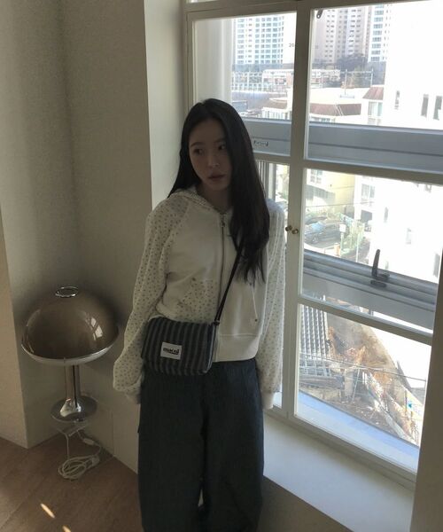 TUOMIO（トゥオミオ）の「FLOWER WAFFLE HOOD ZIP-UP [IVORY]（パーカー・レディース・その他・1/2）」の7枚目の写真