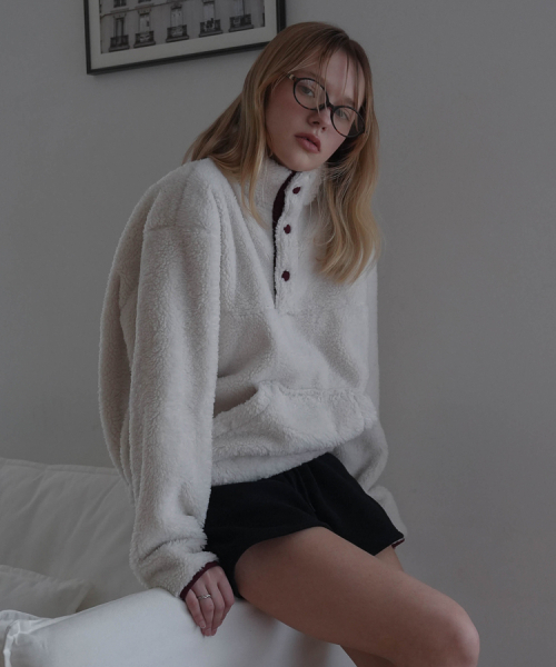 DEHEVE（デヘヴェ）の「Shearling Half Zip-up [Ivory]（その他トップス・レディース・アイボリー・FREE）」の4枚目の写真