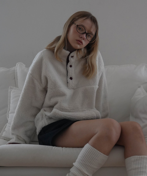 DEHEVE（デヘヴェ）の「Shearling Half Zip-up [Ivory]（その他トップス・レディース・アイボリー・FREE）」の8枚目の写真