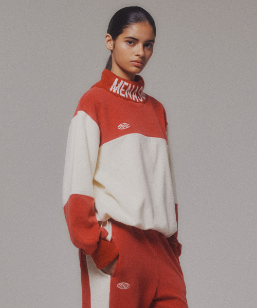MENASOO(ミナス)の「Knit High Neck_Red(ニット/セーター・レディース・レッド・F/L)」の4枚目の写真
