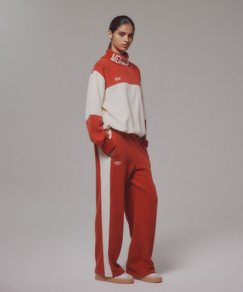 MENASOO(ミナス)の「Knit High Neck_Red(ニット/セーター・レディース・レッド・F/L)」の8枚目の写真