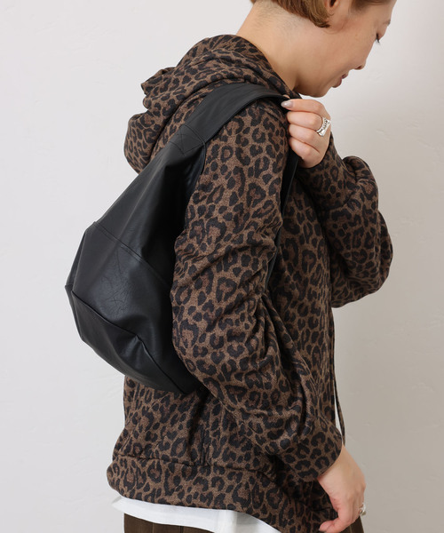 JOURNAL STANDARD LUXE（ジャーナルスタンダード　ラックス）の「フェイクレザー サークルBAG-M（エコバッグ/サブバッグ・レディース・ブラック/ブラウン/ホワイト・FREE）」の3枚目の写真