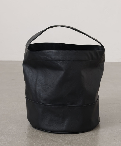 JOURNAL STANDARD LUXE（ジャーナルスタンダード　ラックス）の「フェイクレザー サークルBAG-M（エコバッグ/サブバッグ・レディース・ブラック/ブラウン/ホワイト・FREE）」の19枚目の写真