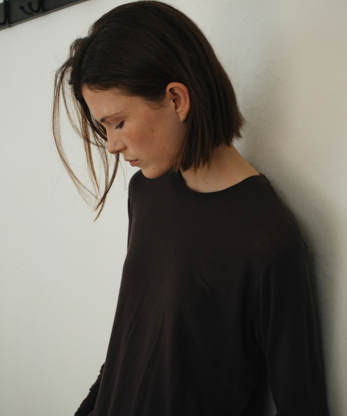 UNNOUT(アナウト)の「RELAXED WOOL T-SHIRT BROWN(Tシャツ/カットソー・レディース・その他・FREE)」の5枚目の写真
