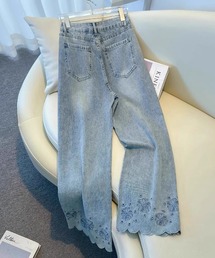＆soiree（アンドソワレ）の「フラワー刺繍デニムパンツ（デニムパンツ）」