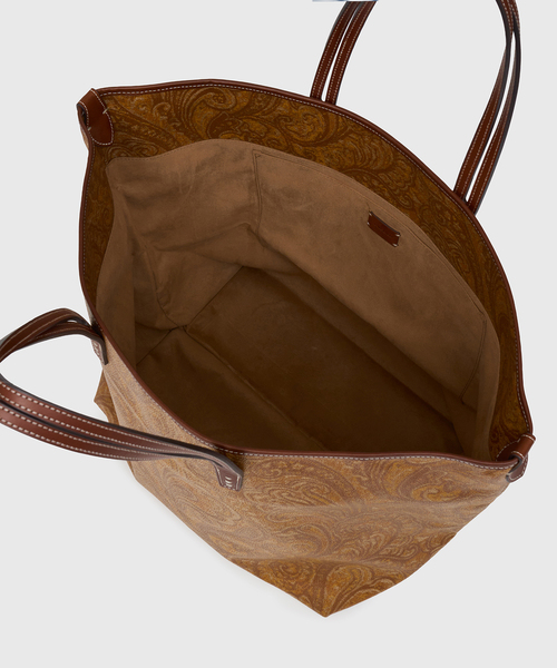 Spick & Span(スピックアンドスパン)の「《一部店舗+WEB限定》A VACATION/ア ヴァケーション ROAM MUSTARD PAISLEY(トートバッグ・レディース・ブラウン・FREE)」の8枚目の写真