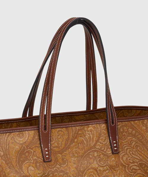Spick & Span(スピックアンドスパン)の「《一部店舗+WEB限定》A VACATION/ア ヴァケーション ROAM MUSTARD PAISLEY(トートバッグ・レディース・ブラウン・FREE)」の9枚目の写真
