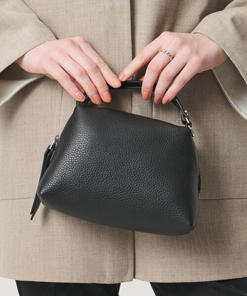 GIANNI CHIARINI（ジャンニ キアリーニ）の「＜GIANNI CHIARINI＞ALIFA S バッグ 26SS（ショルダーバッグ・レディース・ベージュ/ライトピンク/ピンク/グレー系/オフホワイト/ブラック・FREE）」の9枚目の写真