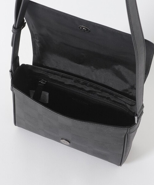 BLACK LABEL CRESTBRIDGE（ブラックレーベル・クレストブリッジ）の「エンボスチェックメッセンジャーバッグ（ショルダーバッグ・メンズ・ブラック/ベージュ系その他5・FREE）」の7枚目の写真