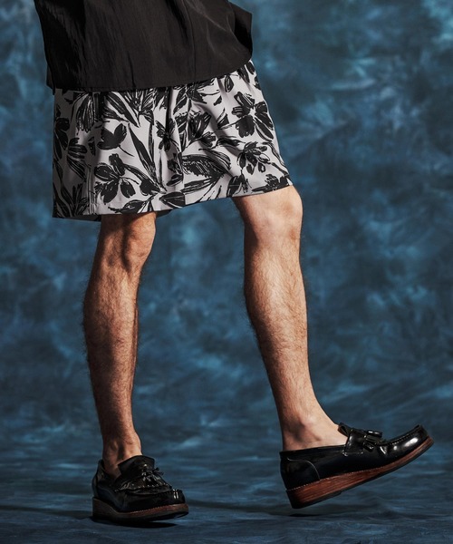 Jih Nunc(ジーヌンク)の「mp14513-ワントーンフラワープリントショートパンツ(JIH-R1163)(その他パンツ・メンズ・グレー/ホワイト/カーキ・L/M/S)」の3枚目の写真