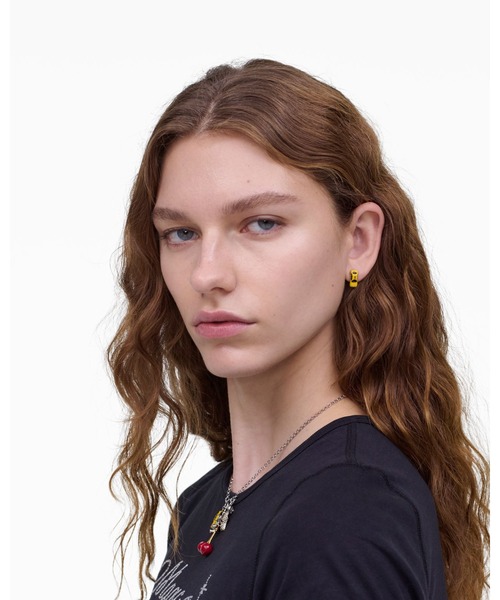 MARC JACOBS（マークジェイコブス）の「TAXI STUD EARRINGS/ザ シティ スタッド ピアス ニューヨーク（ピアス（両耳用）・レディース・シルバー系その他3・ONE SIZE）」の2枚目の写真