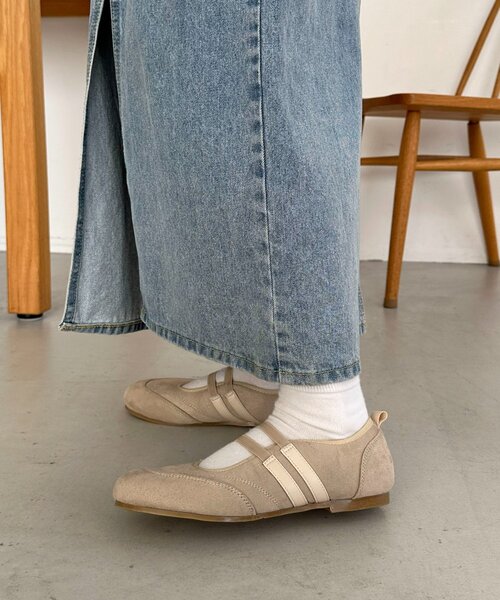 DISCOAT(ディスコート)の「2ストラップバレエスニーカー(スニーカー・レディース・アイボリー/ブラック・MEDIUM/LARGE)」の6枚目の写真