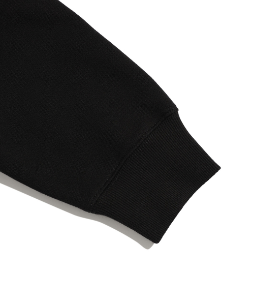 ISTKUNST(イストクンスト)の「LOGO&SMILEY SWEATSHIRTS_BLACK(IK2DFMM440A)(スウェット・レディース・ブラック・S/M/L)」の5枚目の写真