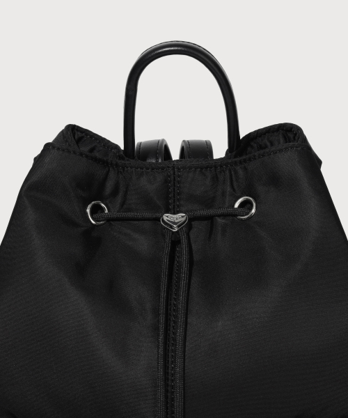 COVERNAT WOMAN(カバーナットウーマン)の「クローバーハート ナイロンリボンバックパック Black(バックパック/リュック・レディース・その他・FREE)」の4枚目の写真