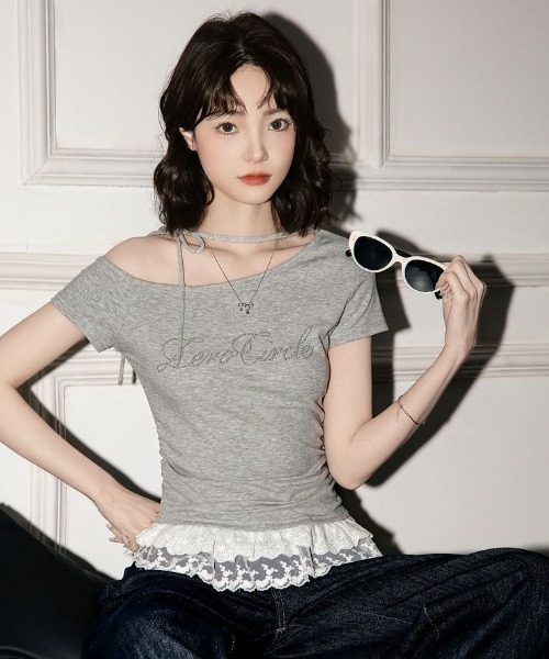 SHEPP(シープ)の「【26年春夏新作】裾レースティアードフリルペプラムビジューロゴ半袖Tシャツ(Tシャツ/カットソー・レディース・ホワイト/ブラック/グレー・M/L)」の21枚目の写真