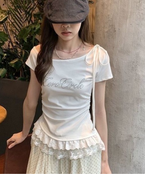 SHEPP(シープ)の「【26年春夏新作】裾レースティアードフリルペプラムビジューロゴ半袖Tシャツ(Tシャツ/カットソー・レディース・ホワイト/ブラック/グレー・M/L)」の7枚目の写真