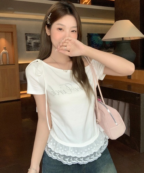 SHEPP(シープ)の「【26年春夏新作】裾レースティアードフリルペプラムビジューロゴ半袖Tシャツ(Tシャツ/カットソー・レディース・ホワイト/ブラック/グレー・M/L)」の8枚目の写真
