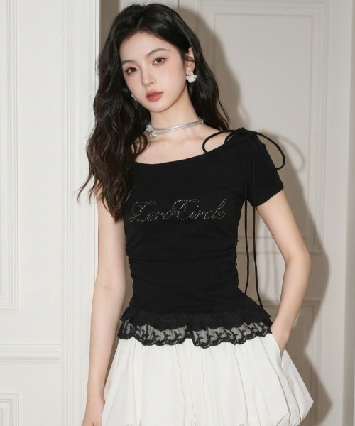 SHEPP(シープ)の「【26年春夏新作】裾レースティアードフリルペプラムビジューロゴ半袖Tシャツ(Tシャツ/カットソー・レディース・ホワイト/ブラック/グレー・M/L)」の15枚目の写真