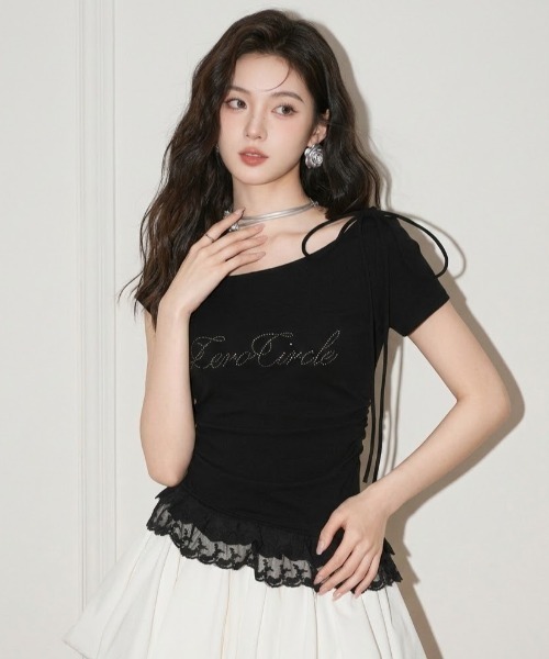 SHEPP(シープ)の「【26年春夏新作】裾レースティアードフリルペプラムビジューロゴ半袖Tシャツ(Tシャツ/カットソー・レディース・ホワイト/ブラック/グレー・M/L)」の16枚目の写真