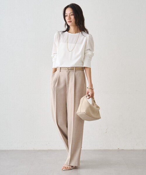 LOUNGEDRESS（ラウンジドレス）の「【Atelier N5/アトリエヌメロサンク】パフスリーブクルーブラウス（シャツ/ブラウス・レディース・オフホワイト/ネイビー・FREE）」の5枚目の写真