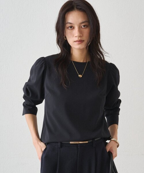 Atelier N5/アトリエヌメロサンク】パフスリーブクルーブラウス