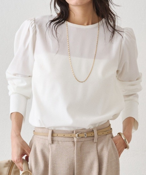 LOUNGEDRESS（ラウンジドレス）の「【Atelier N5/アトリエヌメロサンク】パフスリーブクルーブラウス（シャツ/ブラウス・レディース・オフホワイト/ネイビー・FREE）」の2枚目の写真