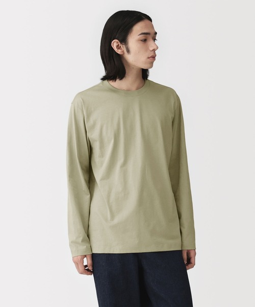 無印良品(ムジルシリョウヒン)の「紳士 天竺編みクルーネック長袖Tシャツ(Tシャツ/カットソー・メンズ・ブルー系/カーキ/スモークピンク/ブラック/グレー/ホワイト/ダークネイビー・S/L/XL/M)」の4枚目の写真
