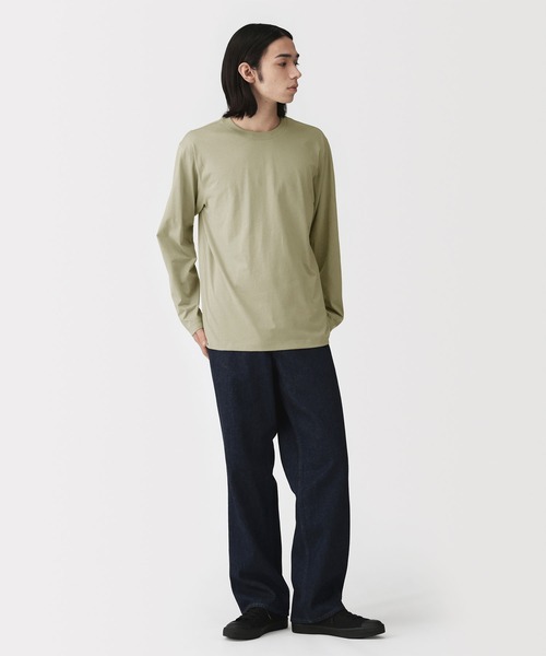 無印良品(ムジルシリョウヒン)の「紳士 天竺編みクルーネック長袖Tシャツ(Tシャツ/カットソー・メンズ・ブルー系/カーキ/スモークピンク/ブラック/グレー/ホワイト/ダークネイビー・S/L/XL/M)」の21枚目の写真