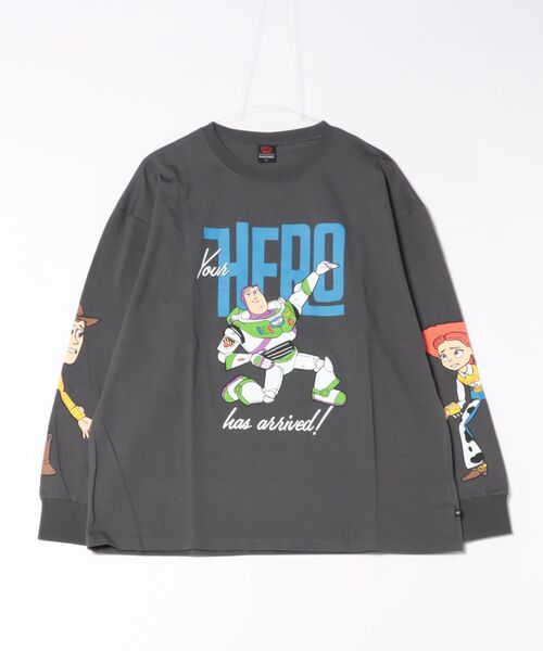 Disney(ディズニー)の「親子お揃い ディズニー トイ・ストーリー キャラクターロンT 1271A(Tシャツ/カットソー・レディース・レッド/ブラック・ユニセックスM/ユニセックスL/ユニセックスXL)」の2枚目の写真