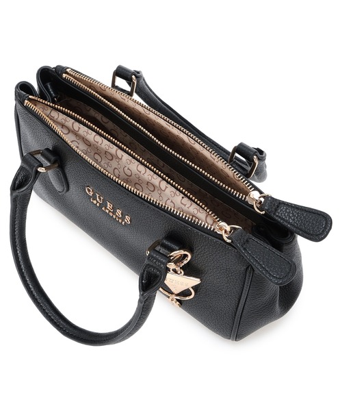 Guess（ゲス）の「CLAUDIA Satchel ハンドバッグ  （ショルダーバッグ・レディース・キャメル/ブラック/ストーン・ONE SIZE）」の15枚目の写真