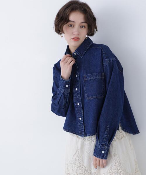 N.（N. Natural Beauty Basic）（エヌエヌナチュラルビューティーベーシック）の「クロップドデニムシャツ（シャツ/ブラウス・レディース・ネイビー/ブルー・ﾌﾘ-）」の6枚目の写真
