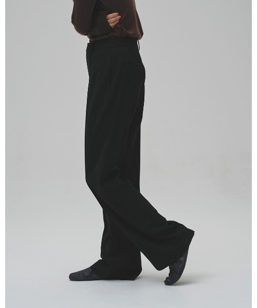 TODAYFUL(トゥデイフル)の「Pintuck Straight Trousers(その他パンツ・レディース・チョコ/ブラック・38inch/36inch)」の4枚目の写真