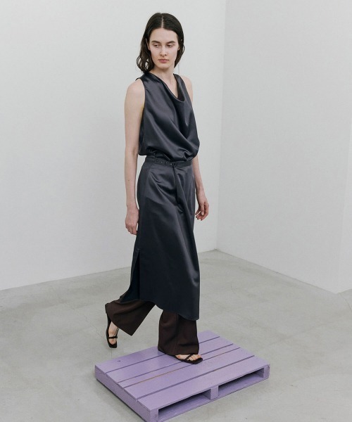 TODAYFUL(トゥデイフル)の「Pintuck Straight Trousers(その他パンツ・レディース・チョコ/ブラック・38inch/36inch)」の16枚目の写真