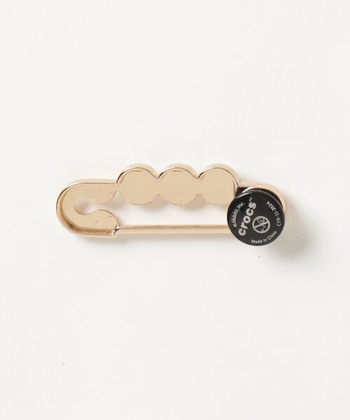 crocs（クロックス）の「crocs Gold and Pearl Safety Pin / クロックス ゴールドアンドパールセーフティピン（シューズアクセサリー・レディース・マルチ・FREE）」の2枚目の写真