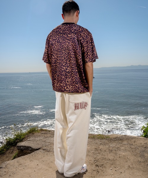 HUF(ハフ)の「CLASSIC ARCH FLEECE PANT(スウェットパンツ・メンズ・ベージュ系その他/ブラック・XL/L/M/S/XXL)」の3枚目の写真