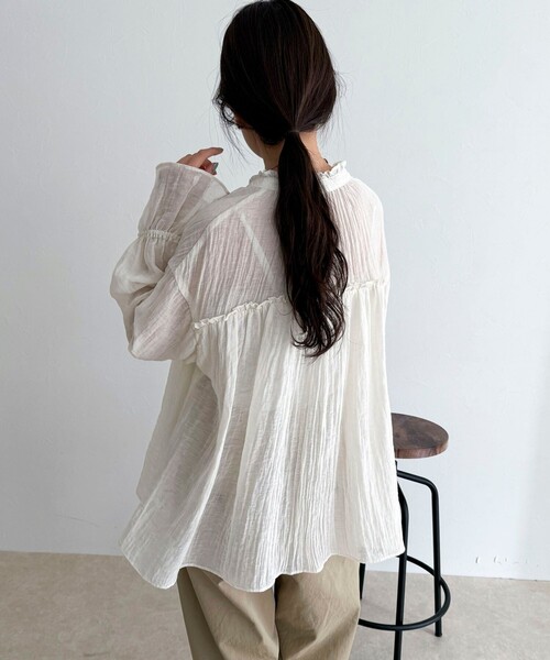 fredy emue（フレディエミュ）の「LINEN混シアー楊柳ブラウス（シャツ/ブラウス・レディース・ブラック/サックスブルー/アイボリー・38）」の12枚目の写真