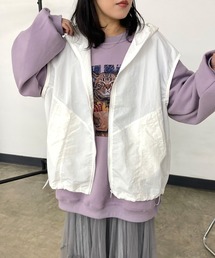 CRB（シーアールビー）の「ナイロンフードベスト（ベスト）」