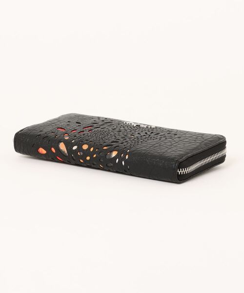 Desigual(デシグアル)の「蝶のパンチング財布(財布・レディース・ブラック・FREE)」の4枚目の写真