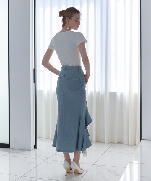 ROYAL PARTY(ロイヤルパーティー)の「liberty デニムラッフルスリットスカート(デニムスカート・レディース・インディゴブルー/ブルー・FREE)」の3枚目の写真