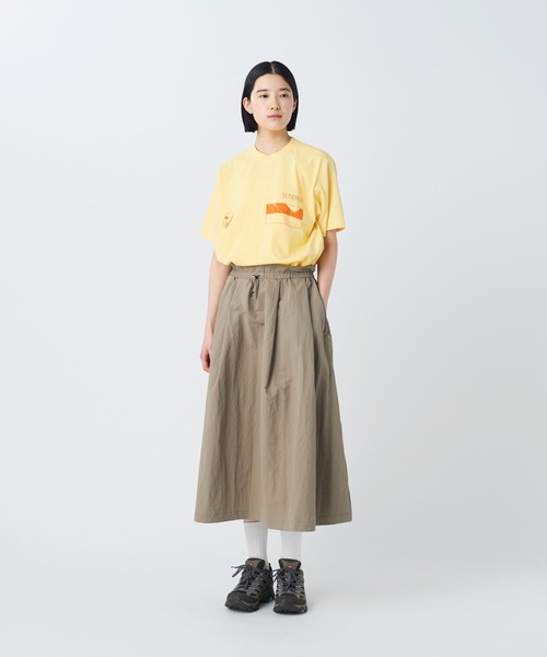 Snow Peak（スノーピーク）の「Snow Peak / Nylon Washer Skirt ナイロンワッシャースカート（スカート・レディース・グレイッシュベージュ/チャコール・3/2/1）」の5枚目の写真