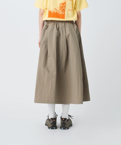 Snow Peak（スノーピーク）の「Snow Peak / Nylon Washer Skirt ナイロンワッシャースカート（スカート・レディース・グレイッシュベージュ/チャコール・3/2/1）」の6枚目の写真