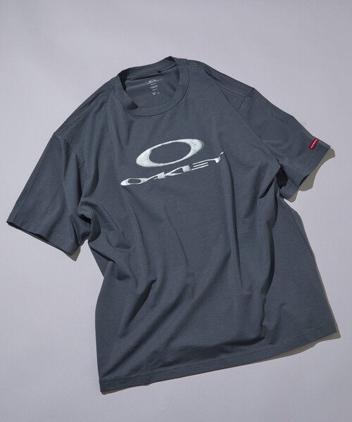 FREAK'S STORE（フリークスストア）の「OAKLEY/オークリー 限定展開 NEW RETRO TEE X-METAL 3.0（Tシャツ/カットソー・メンズ・ブラック/オフホワイト/チャコールグレー・SMALL/MEDIUM/LARGE）」の3枚目の写真