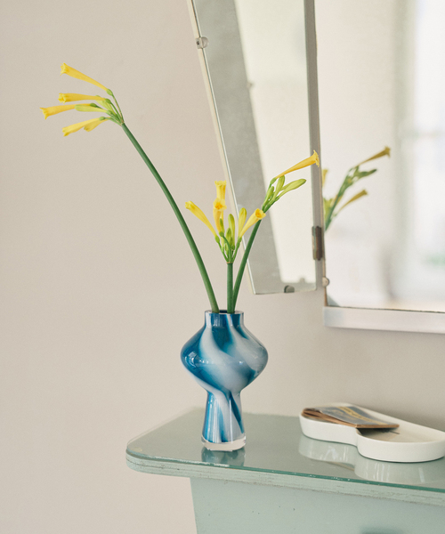 journal standard Furniture (ジャーナルスタンダードファニチャー)の「FLOWER VASE CLUSONE フラワーベース(フラワーベース・レディース・ブルー系その他・FREE)」の9枚目の写真